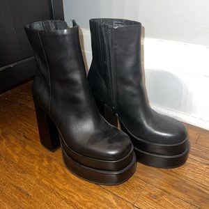 Steve Madden - Cobra Platform Boot